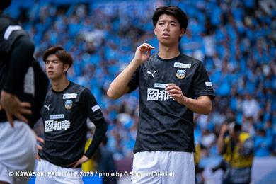 本日のアウェイで大賞は、絶体絶命のピンチを果敢なスライディングで防いだほか、空中戦でも存在感を発揮した、高井幸大選手です!