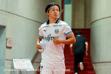 本日のアウェイで大賞は、後半アディショナルタイムに公式戦4試合連発となる同点弾を決めた、伊藤達哉選手です!